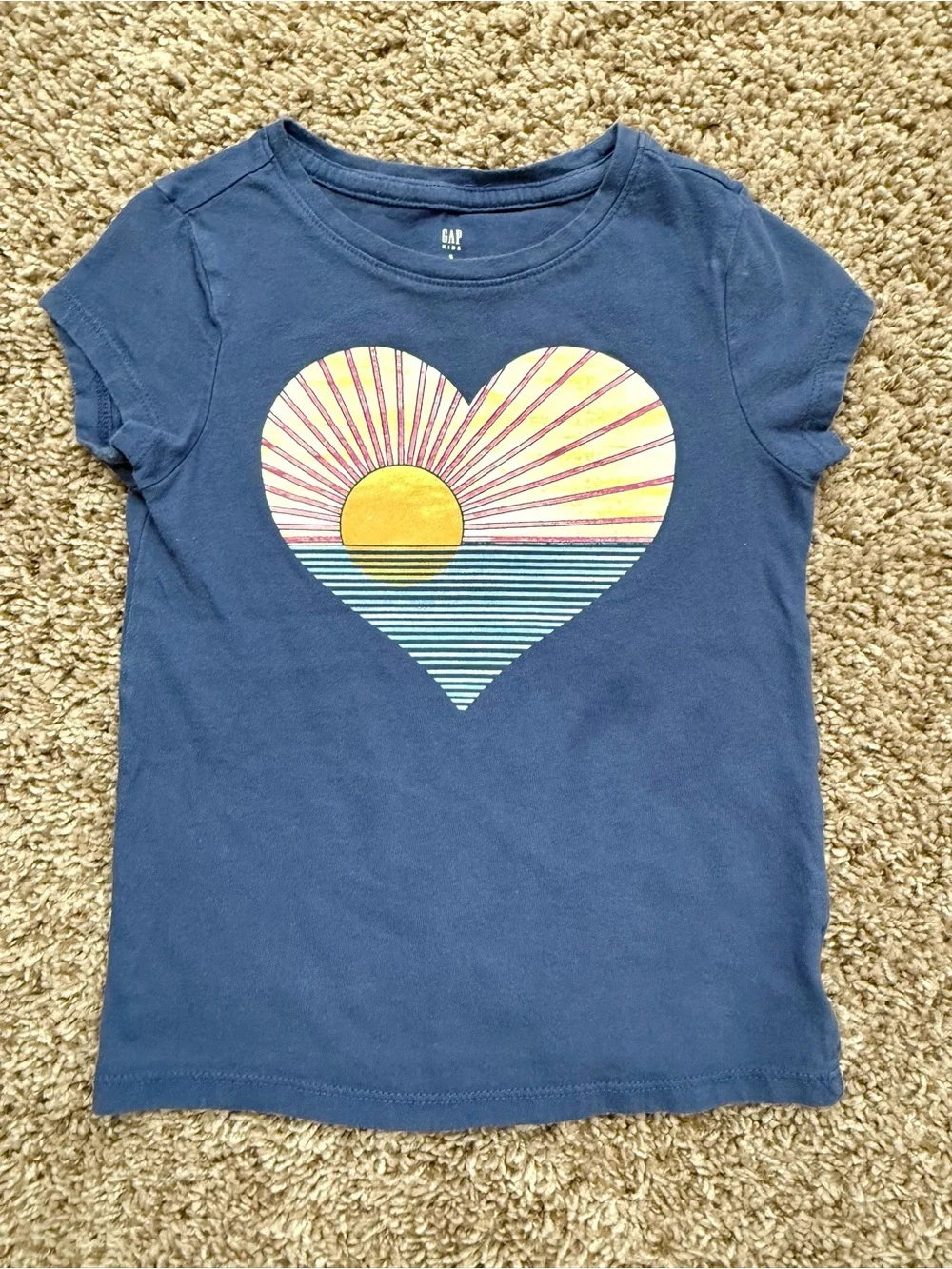 Gap Kids Girls Sunset Heart Graphic T-Shirt Size Small 6–7